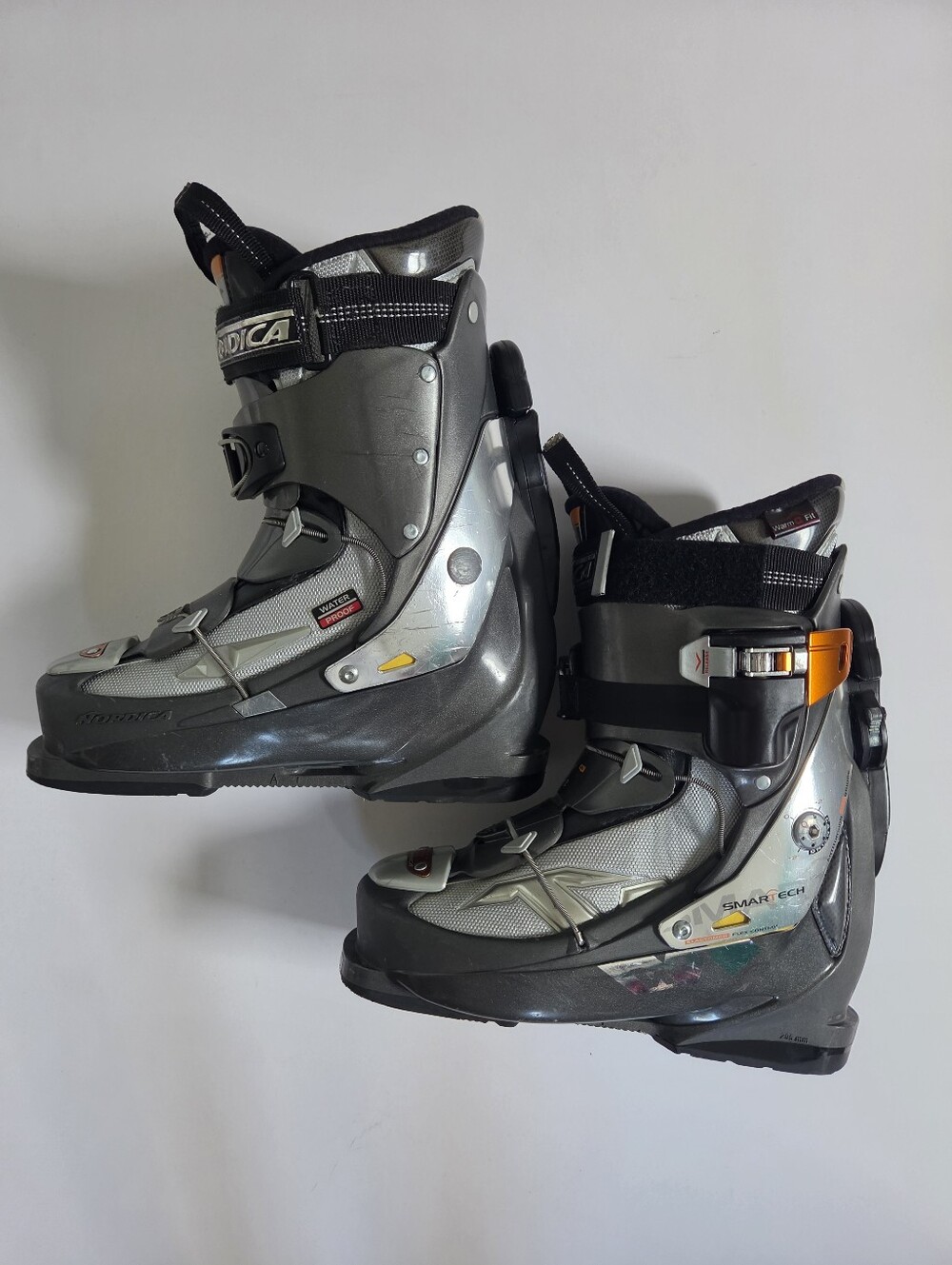 Nordica Smartech 10 TFS 80 womens Ski Boots 250 255mm  Black Silver Alpine